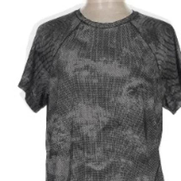 Athleta Black & Gray Digital Camo t-shirt sixe XL - Picture 1 of 6